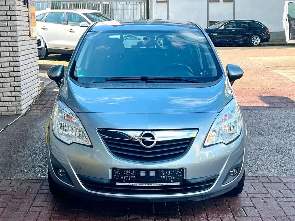 Gebraucht Opel Meriva 120 PS (88 kW) 2012 Silber Van / Kleinbus
