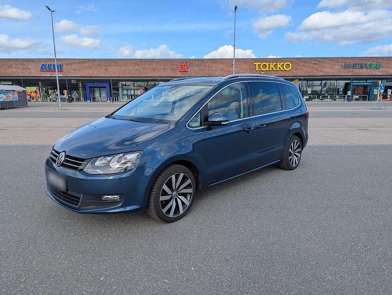 Gebraucht VW Sharan 184 PS (135 kW) 2016 Blau Van / Kleinbus