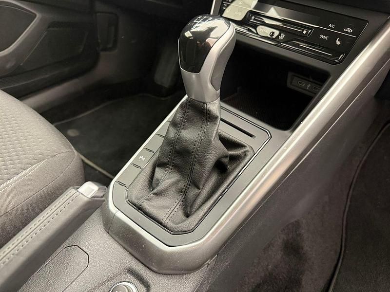 Gebraucht VW Polo Life 95 PS (69 kW) 2024 Schwarz Limousine