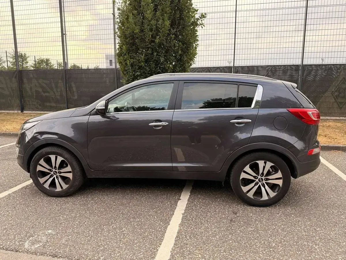 Gebraucht Kia Sportage 163 PS (119 kW) 2011 Grau SUV