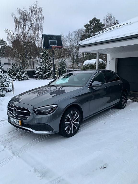 Grau Gebraucht 2020 Mercedes E300 Limousine | 29.800 € (Guter Preis) - Bild 1/4
