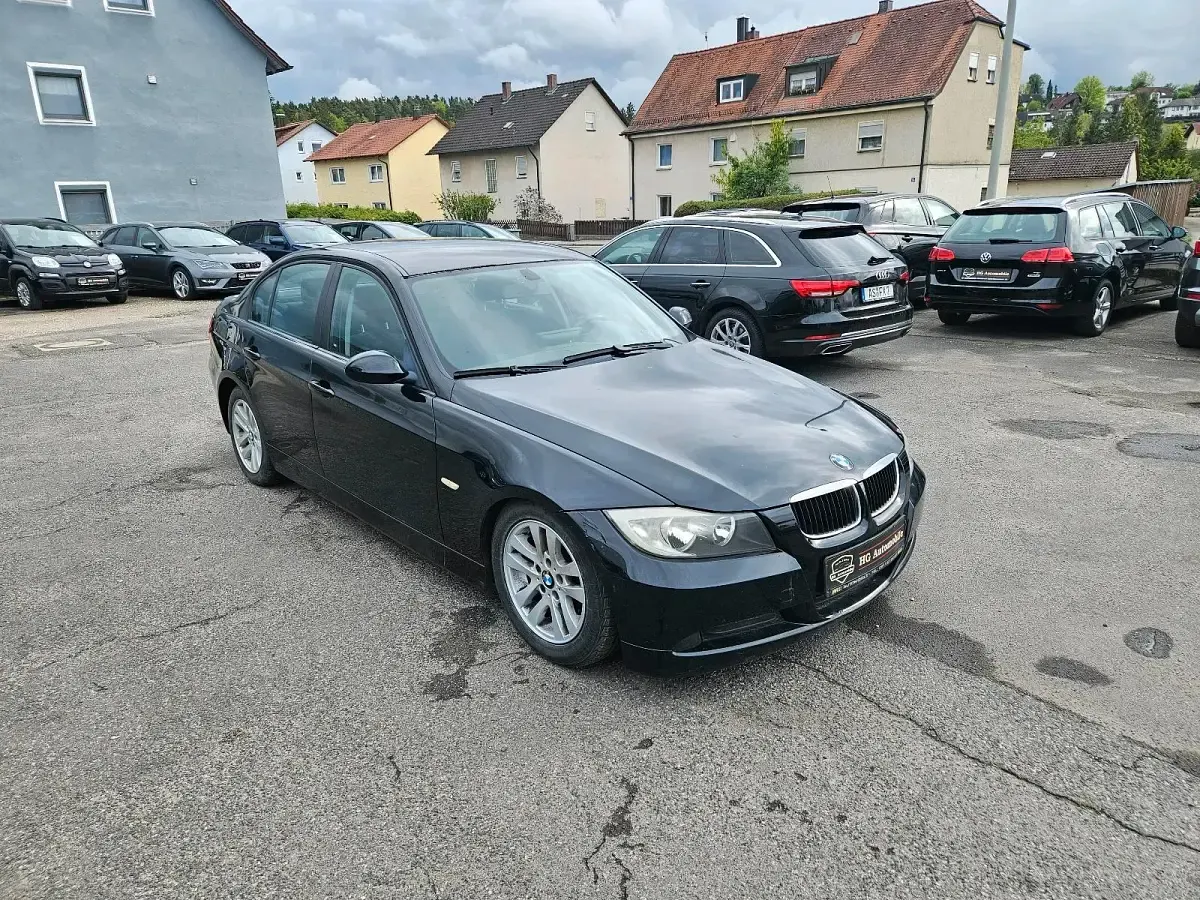 Gebraucht BMW 318 129 PS (94 kW) 2005 Schwarz Limousine