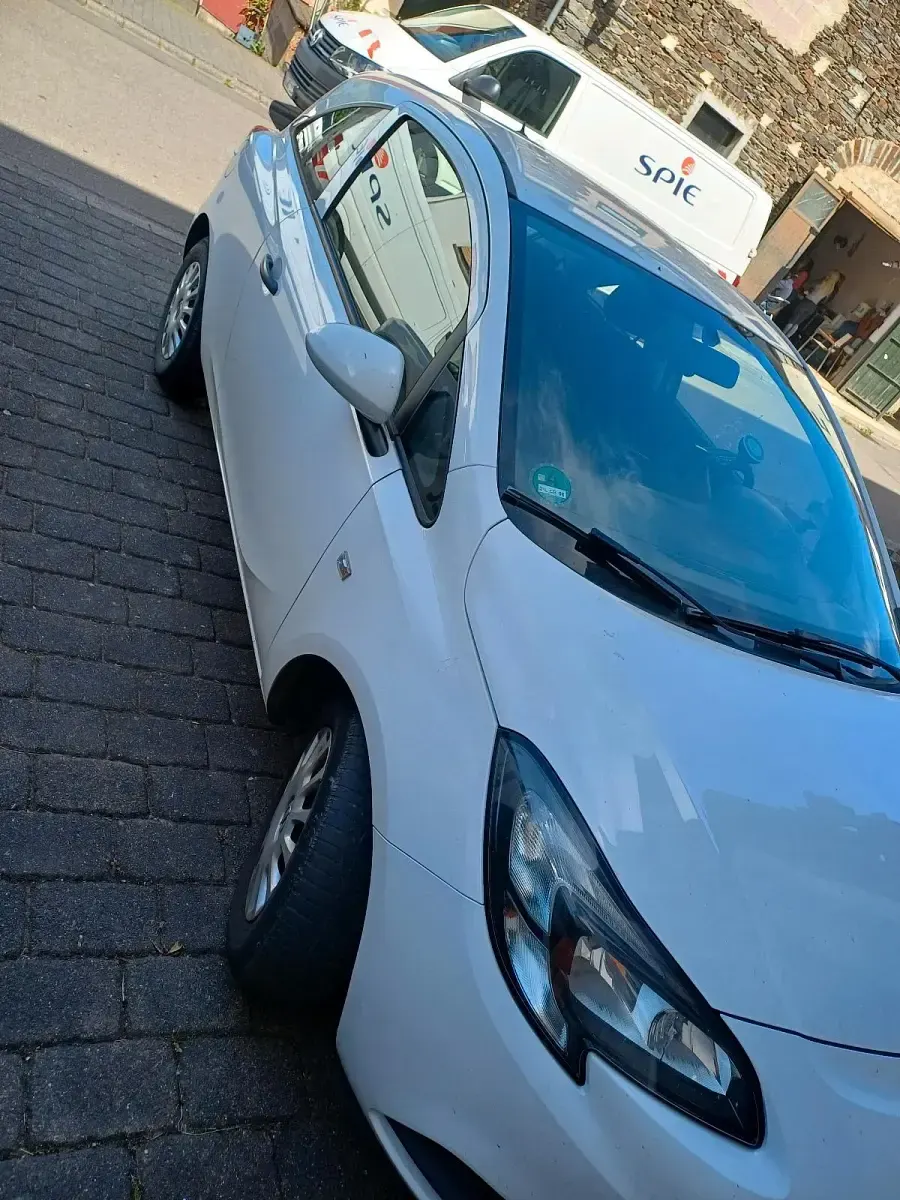 Gebraucht Opel Corsa 69 PS (50 kW) 2016 Weiß Kleinwagen