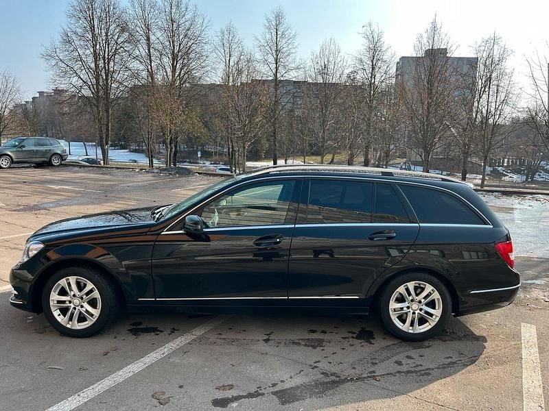 Gebraucht Mercedes C220 170 PS (125 kW) 2013 Schwarz Kleinwagen