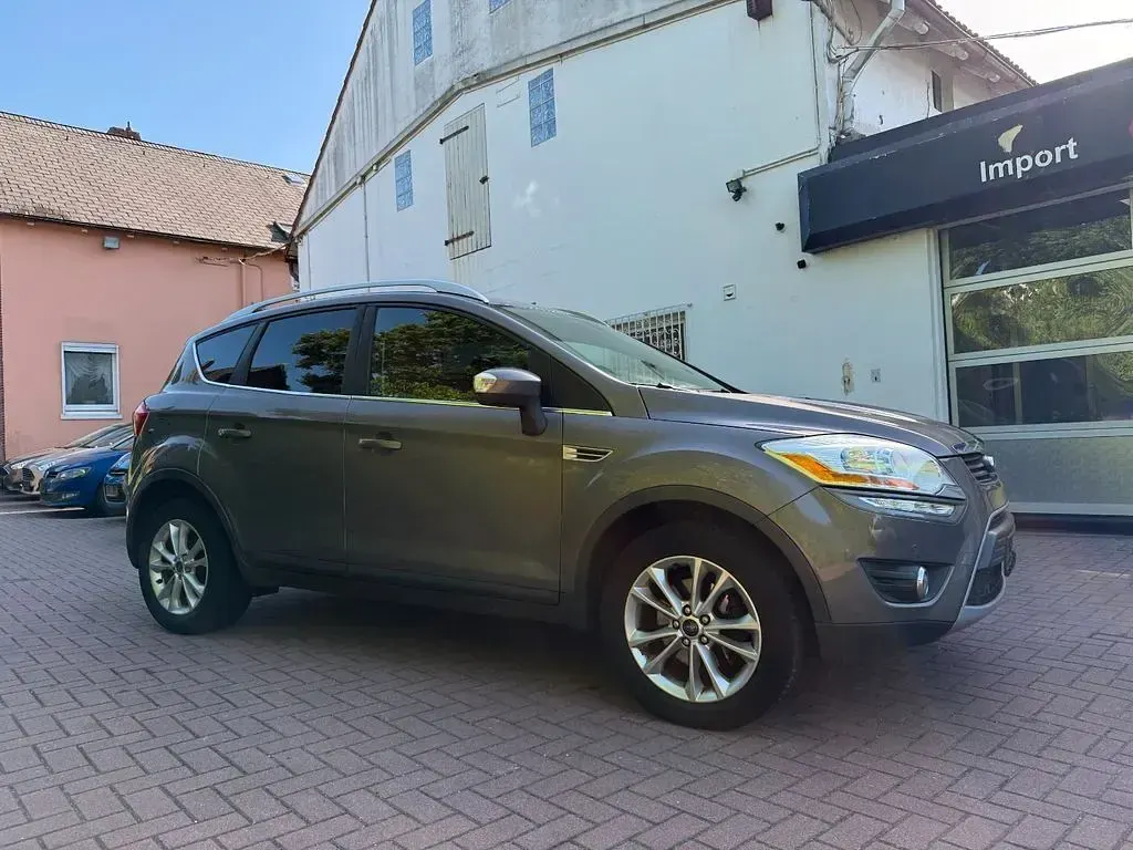 Gebraucht Ford Kuga Titanium 140 PS (102 kW) 2012 Braun SUV