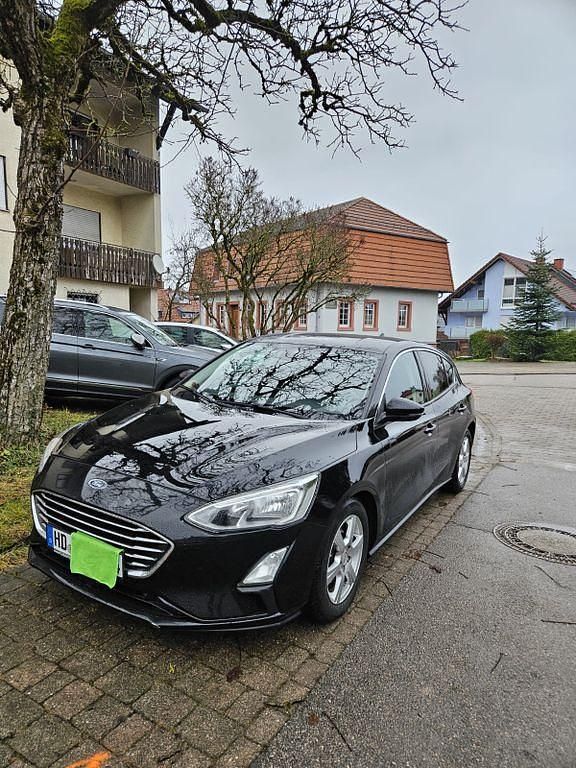 Schwarz Gebraucht 2019 Ford Focus Titanium Limousine | 11.500 € (Fairer Preis) - Bild 1/4