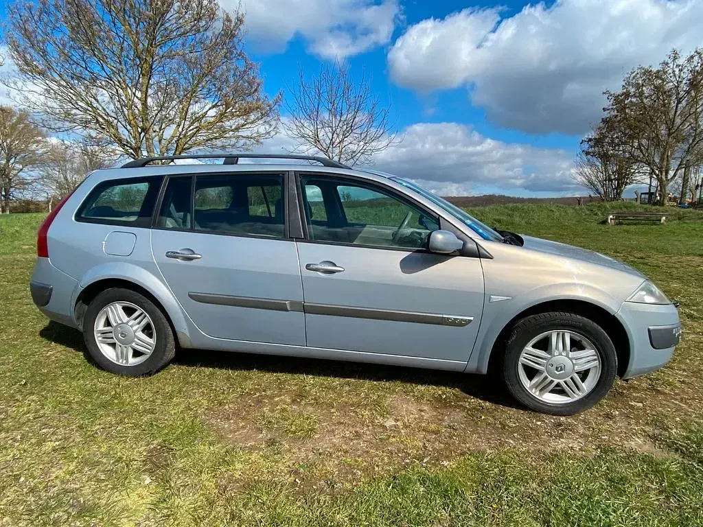 Gebraucht Renault Mégane Privilege 120 PS (88 kW) 2005 Silber Limousine