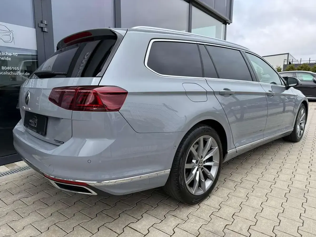 Gebraucht VW Passat Elegance 280 PS (205 kW) 2022 Grau Kombi