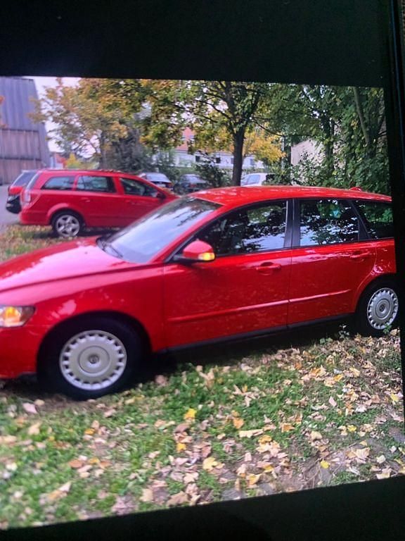 Gebraucht Volvo V50 109 PS (80 kW) 2009 Rot Kombi