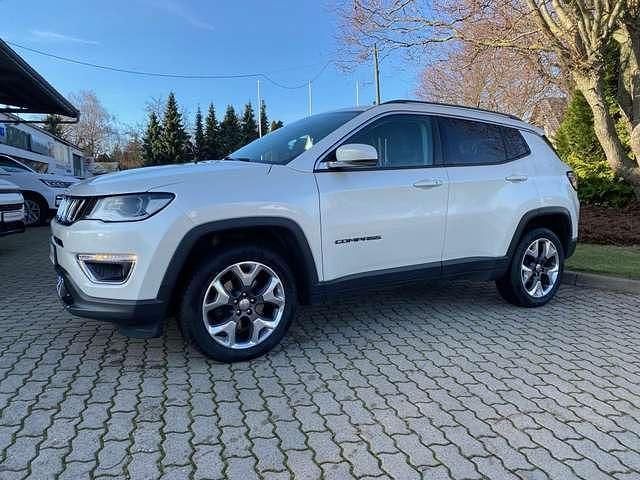 Weiß Gebraucht 2017 Jeep Compass SUV | 17.950 € (Etwas zu teuer) - Bild 1/1