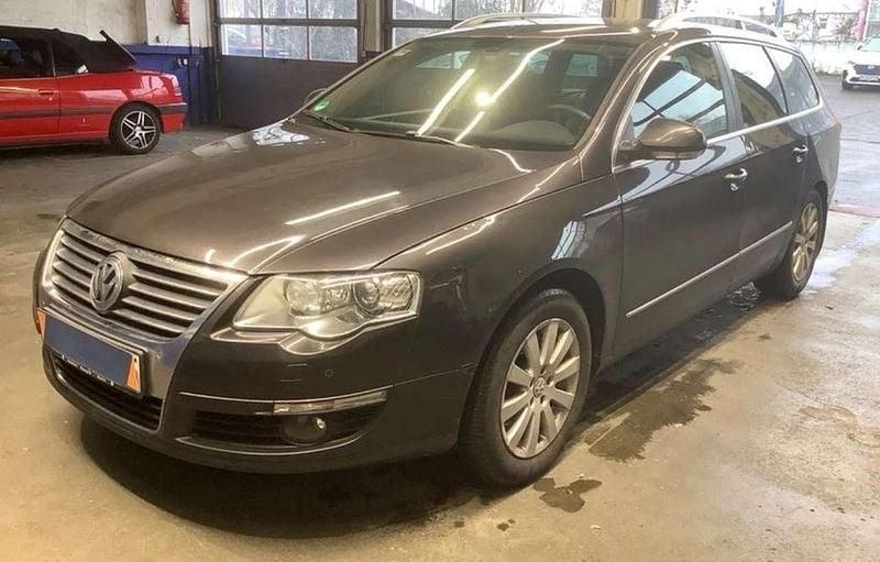 Moccaanthrazit perleffekt Gebraucht 2006 VW Passat Highline Kombi | 4.000 € (Guter Preis) - Bild 1/4