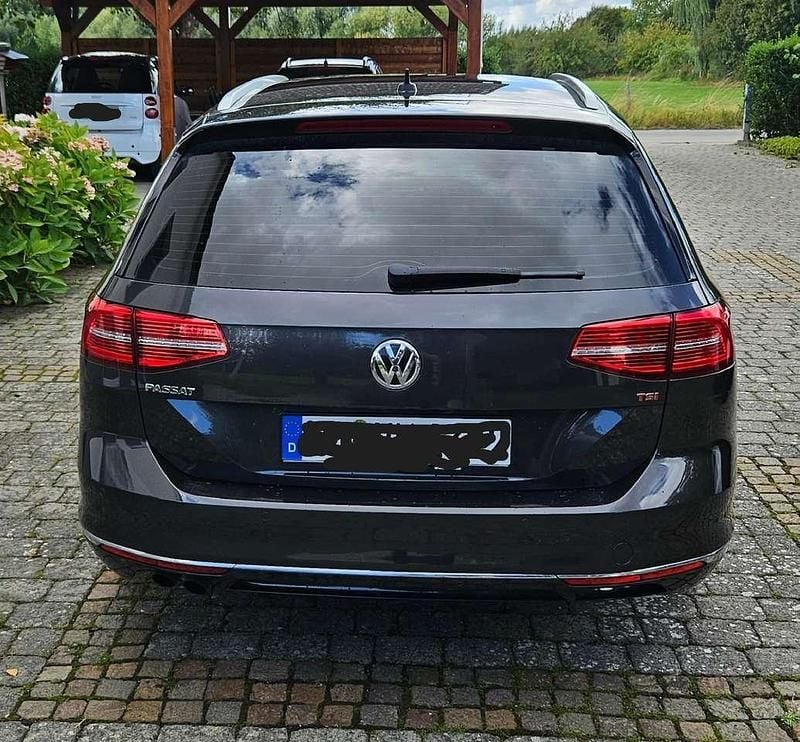 Gebraucht VW Passat Highline 179 PS (131 kW) 2018 Schwarz Kombi
