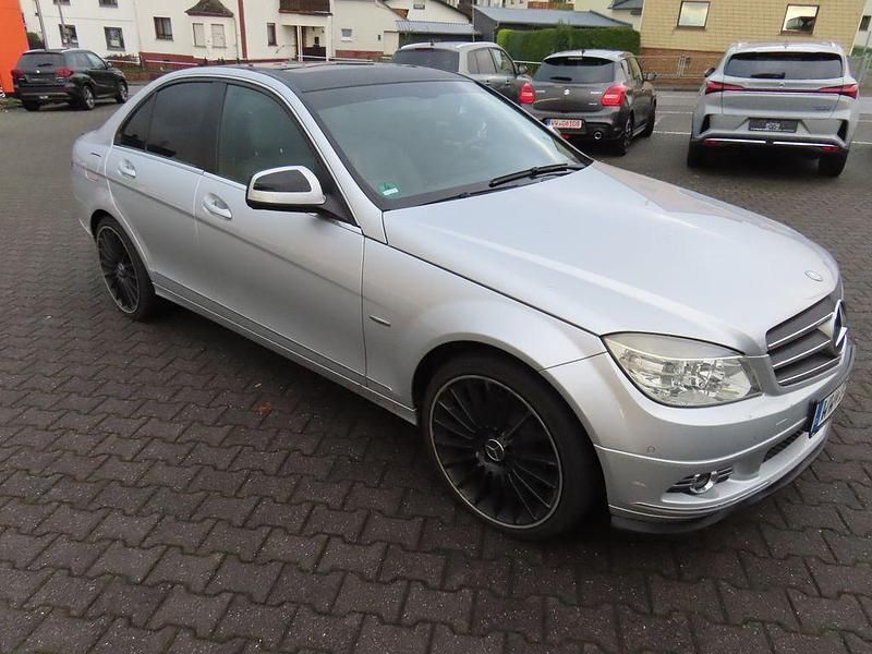Silber Gebraucht 2007 Mercedes C230 Avantgarde Limousine | 7.990 € (Fairer Preis) - Bild 1/4