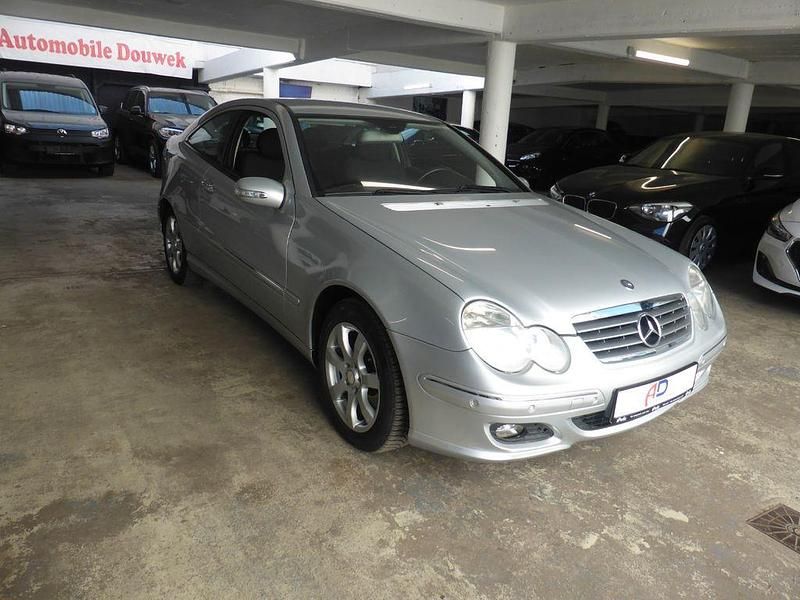 Gebraucht Mercedes C180 143 PS (105 kW) 2007 Silber Coupé