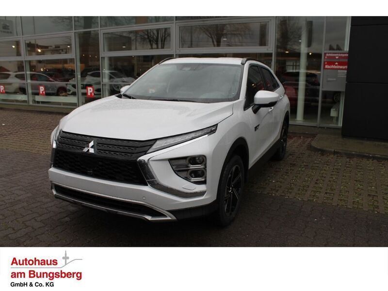 Gebraucht Mitsubishi Eclipse Cross Plus 188 PS (138 kW) 2022 Weiß SUV