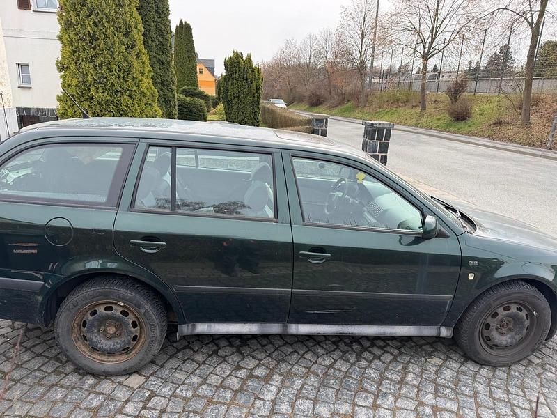 Gebraucht Skoda Octavia Ambiente 116 PS (85 kW) 2002 Grün Kombi