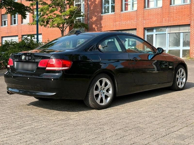 Gebraucht BMW 325 160 PS (117 kW) 2007 Schwarz Coupé