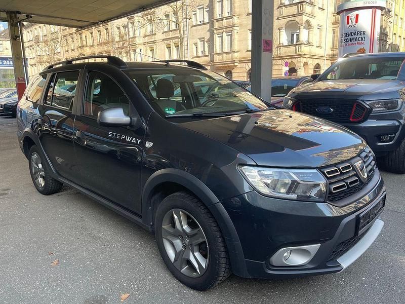 Gebraucht Dacia Logan MCV Stepway 90 PS (66 kW) 2018 Grau Limousine