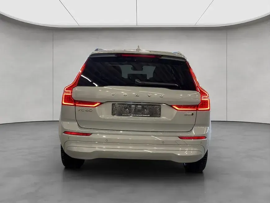 Gebraucht Volvo XC60 Core 250 PS (183 kW) 2024 Grau SUV