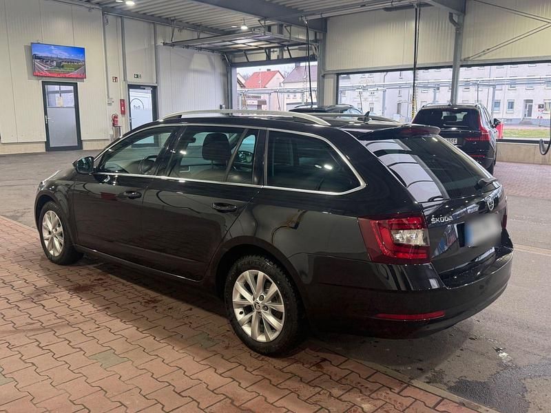 Second-hand Skoda Octavia Style 150 CP (110 kW) 2019 Negru Break