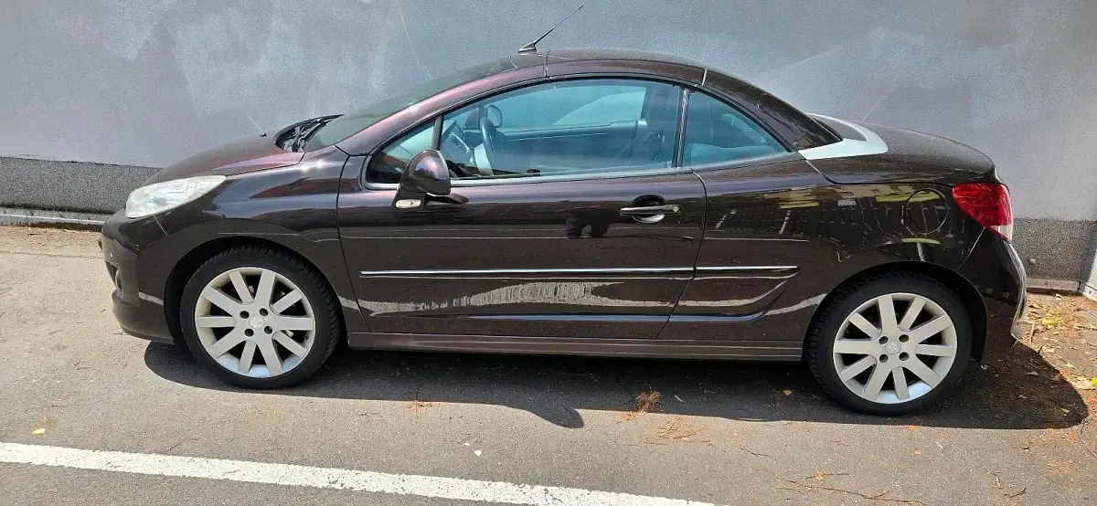 Gebraucht Peugeot 207 CC 112 PS (82 kW) 2013 Violet Cabrio