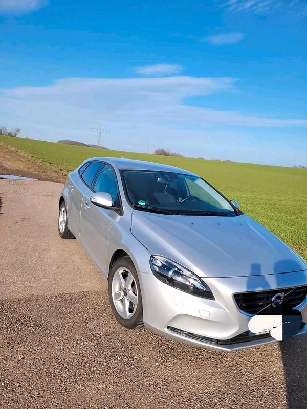 Gebraucht Volvo V40 120 PS (88 kW) 2014 Silber Limousine