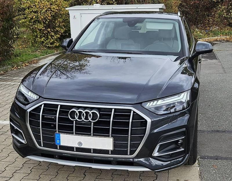 Grau Gebraucht 2023 Audi Q5 Ambiente SUV | 64.600 € - Bild 1/4