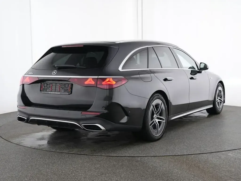 Gebraucht Mercedes E300 AMG 204 PS (150 kW) 2025 Schwarzlack obsidianschwarz (metallic) Kombi