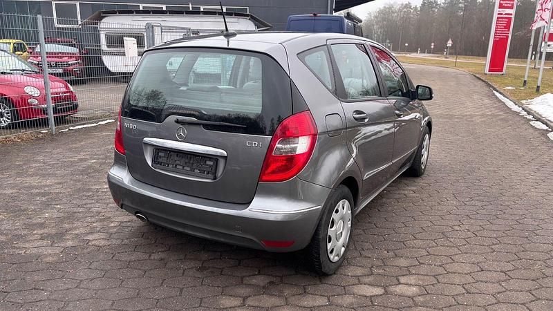 Gebraucht Mercedes A180 109 PS (80 kW) 2009 Grau Kleinwagen