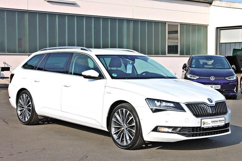 Gebraucht Skoda Superb LAURIN & KLEMENT 190 PS (139 kW) 2016 Weiß Kombi
