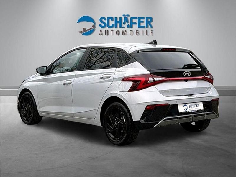 Neu Hyundai i20 Blackline 90 PS (66 kW) 2026 Lumen grey / mic Kleinwagen