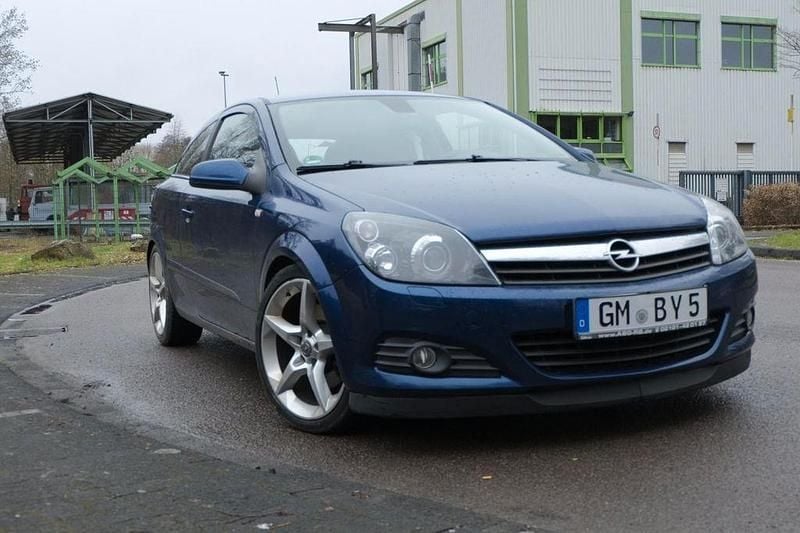 Second-hand Opel Astra 200 CP (147 kW) 2005 Albastru Coupe