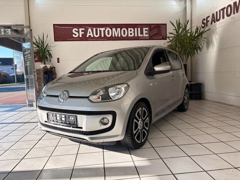 Silber Gebraucht 2016 VW up! CLUB Kleinwagen | 7.800 € (Guter Preis) - Bild 1/4
