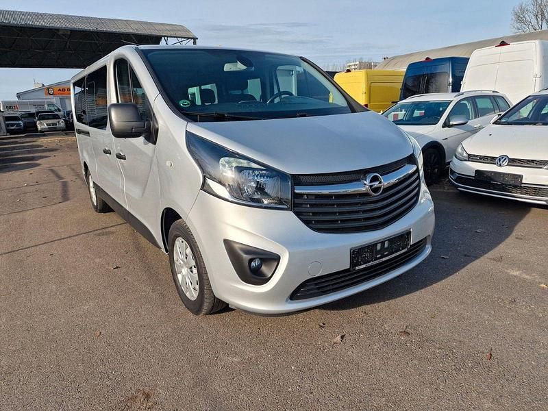 Silber Gebraucht 2015 Opel Vivaro Van | 13.700 € (Teuer) - Bild 1/4