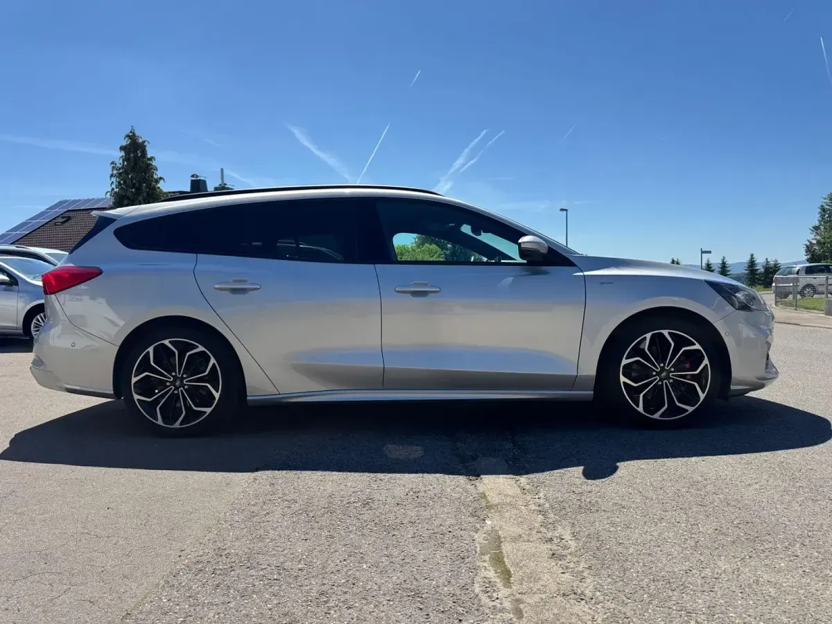 Gebraucht Ford Focus ST-Line 182 PS (133 kW) 2019 Silber Kombi