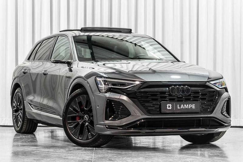 Grau Gebraucht 2024 Audi Q8 e-tron Competition SUV | 79.990 € - Bild 1/4