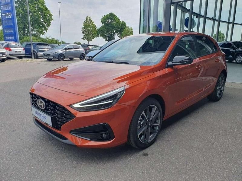 Gebraucht Hyundai i30 Advantage 101 PS (74 kW) 2025 Jupiter orange metallic Limousine