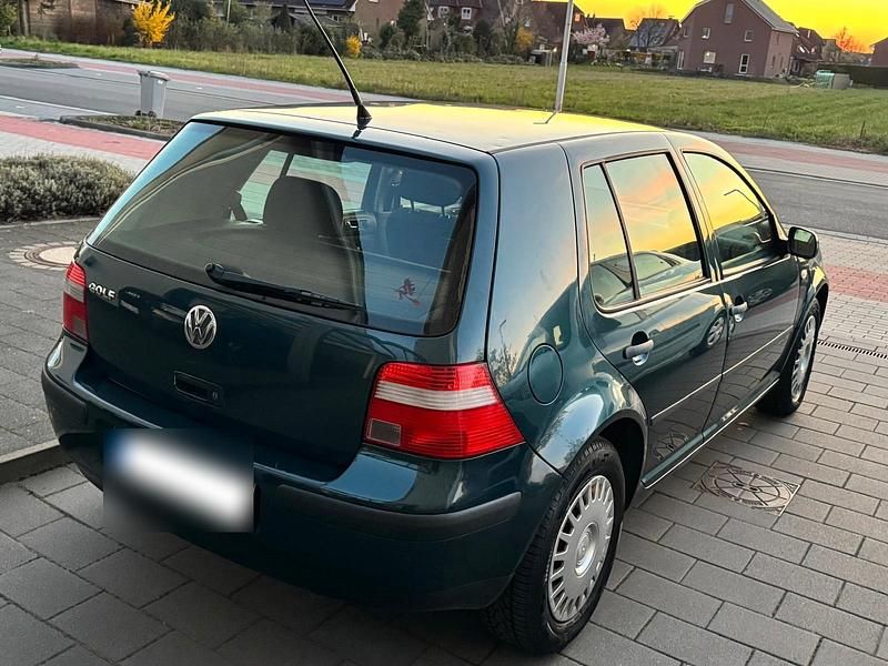 Gebraucht VW Golf IV Edition 75 PS (55 kW) 2002 Grün Limousine