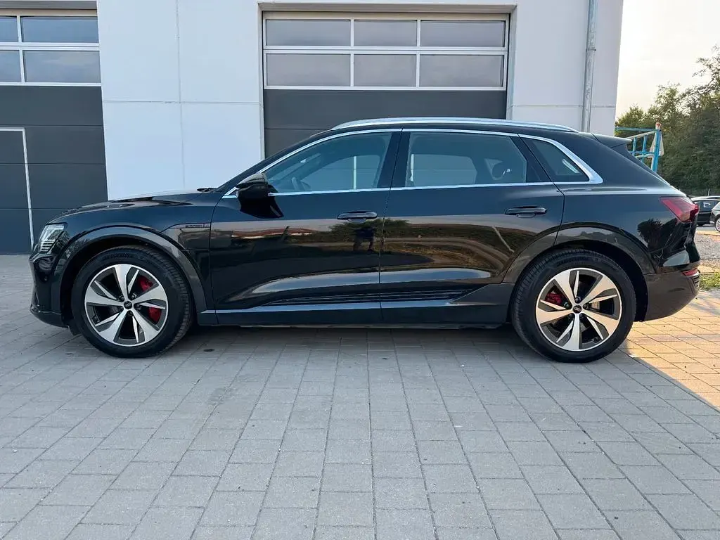 Gebraucht Audi Q8 e-tron Sport 300 kW (408 PS) 2023 Schwarz SUV
