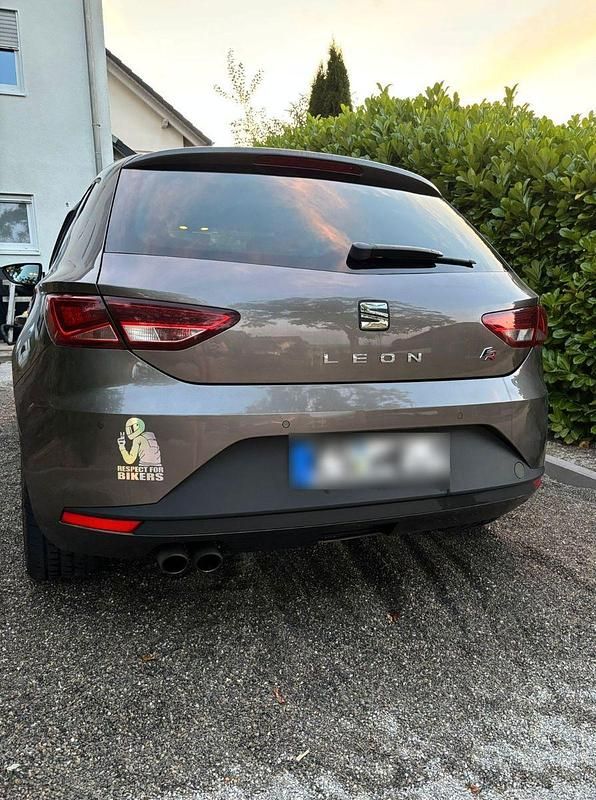 Second-hand Seat Leon FR 150 CP (110 kW) 2015 Gri Berlinǎ