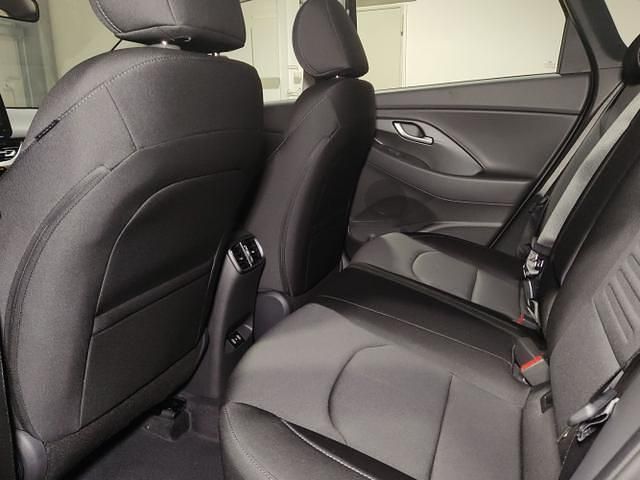 Cypress green cypress green Neu 2025 Hyundai i30 GO! Limousine | 19.860 € (Superpreis) - Bild 1/4