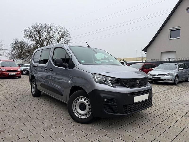 Grau Gebraucht 2020 Peugeot Partner Van / Kleinbus | 7.950 € (Fairer Preis) - Bild 1/4
