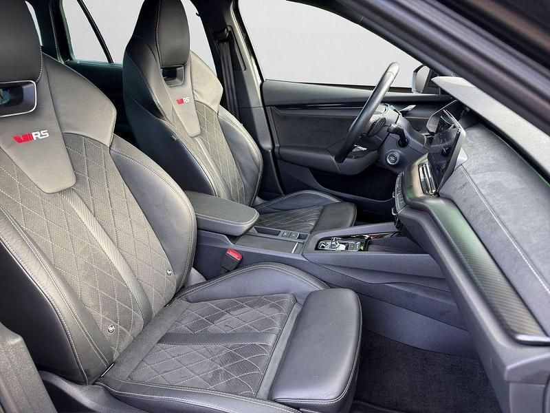 Gebraucht Skoda Octavia Plus Edition 200 PS (147 kW) 2022 Schwarz (metallic) Limousine