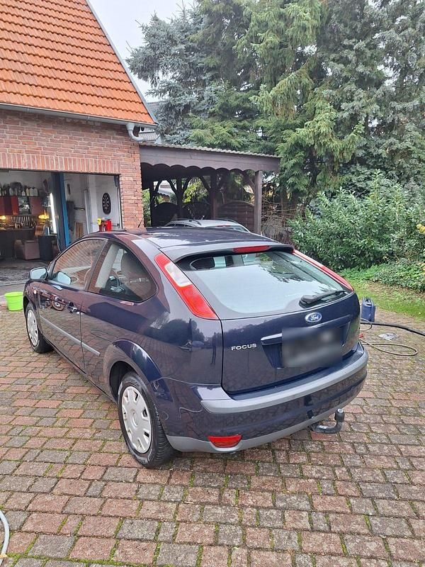 Gebraucht Ford Focus 80 PS (58 kW) 2008 Blau Coupé