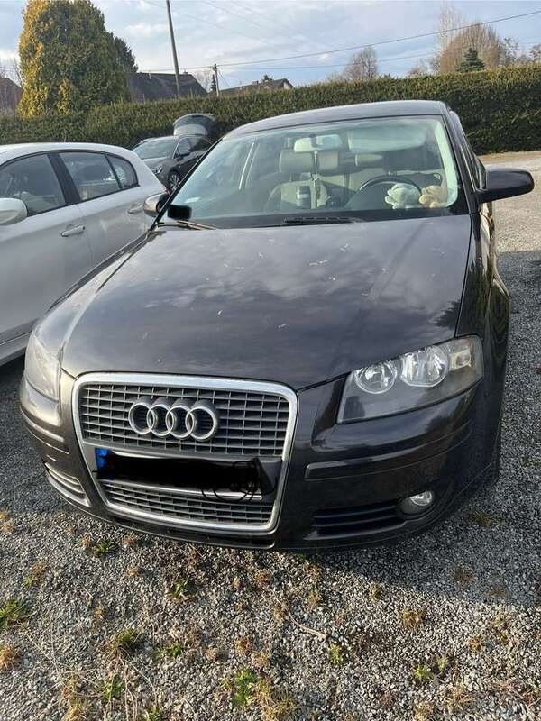 Grau Gebraucht 2005 Audi A3 Ambiente Limousine | 2.600 € (Fairer Preis) - Bild 1/4