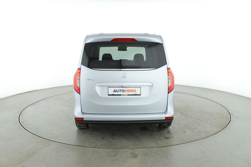 Gebraucht Mercedes T180 Progressive 116 PS (85 kW) 2022 Grau Van / Kleinbus