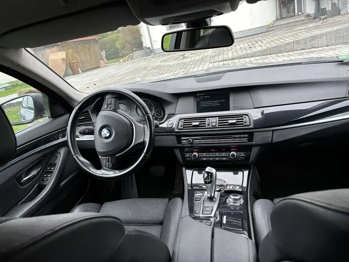 Gebraucht BMW 520 184 PS (135 kW) 2012 Silber Kombi
