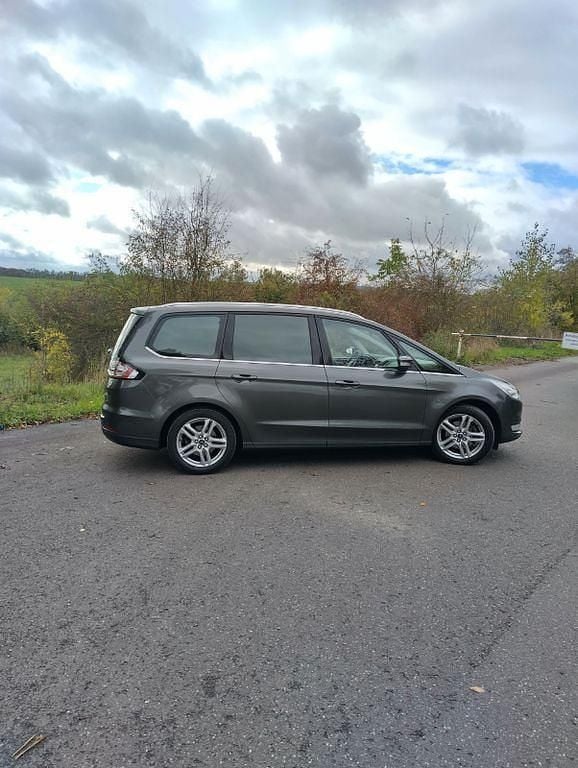 Gebraucht Ford Galaxy Titanium 190 PS (139 kW) 2018 Grau Van / Kleinbus