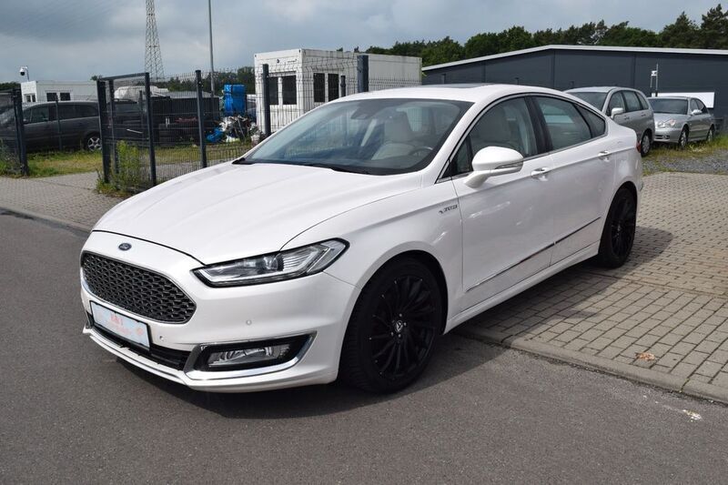 Weiß Gebraucht 2015 Ford Mondeo Vignale Limousine | 9.199 € (Teuer) - Bild 1/4