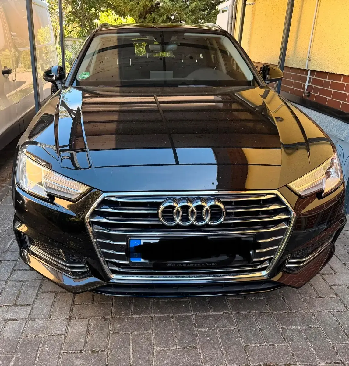 Second-hand Audi A4 150 CP (110 kW) 2019 Negru Break